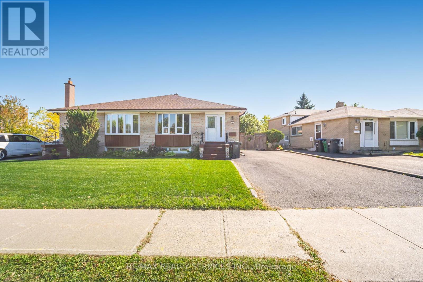 61 Avondale Boulevard, Brampton, ON - Outdoor