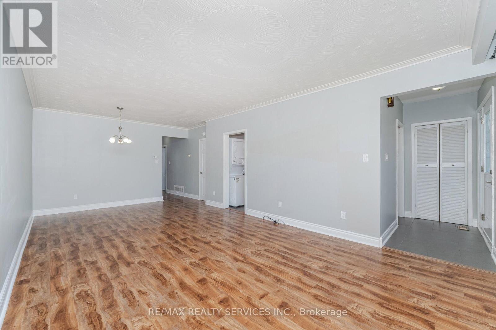 61 Avondale Boulevard, Brampton, ON - Indoor Photo Showing Other Room