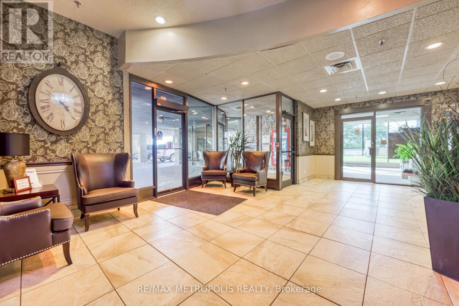 1306 - 155 Front Street N, Sarnia, ON - Indoor Photo Showing Other Room