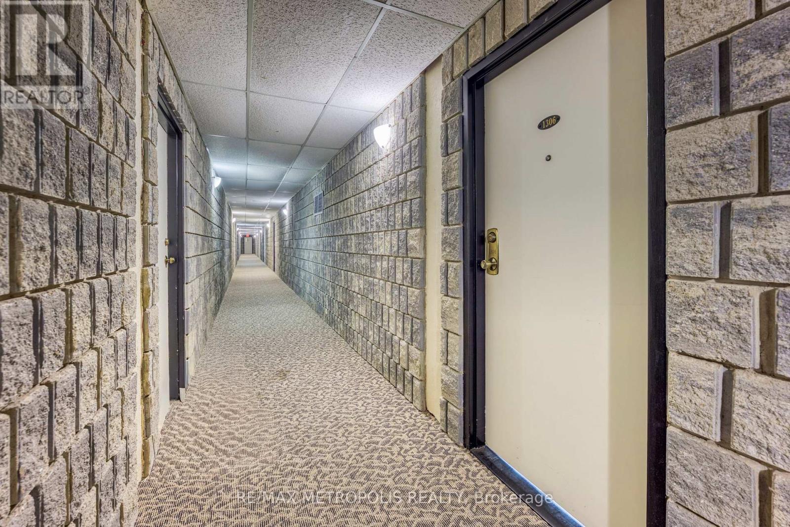 1306 - 155 Front Street N, Sarnia, ON - Indoor Photo Showing Other Room