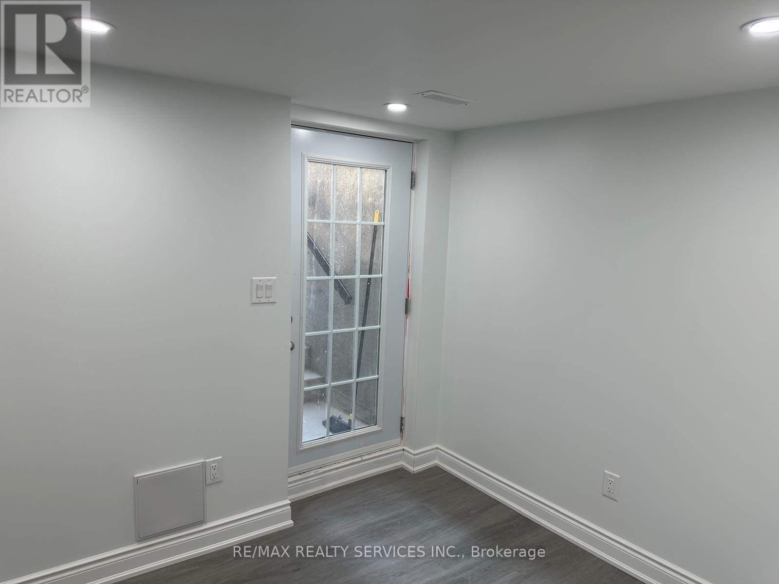 Unit 1 - 6903 Cumberland Court, Niagara Falls, ON - Indoor Photo Showing Other Room