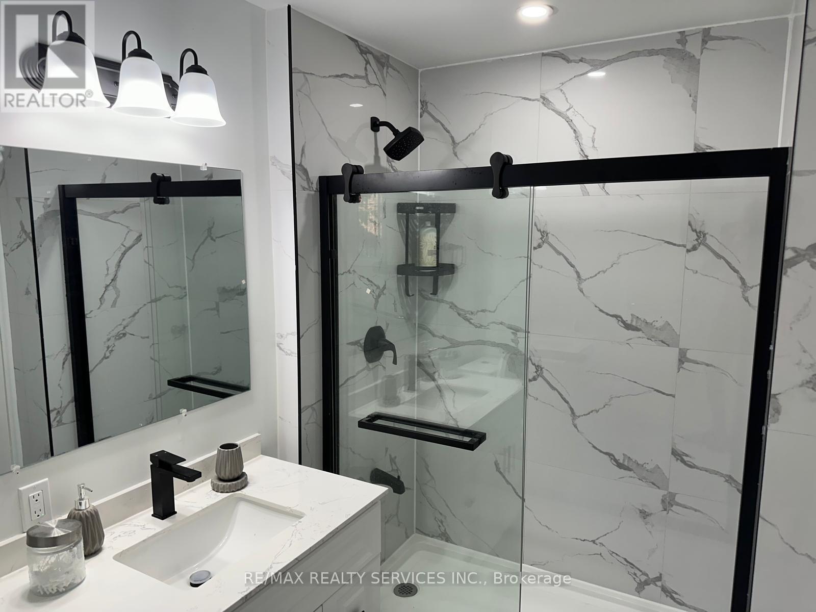 Unit 1 - 6903 Cumberland Court, Niagara Falls, ON - Indoor Photo Showing Bathroom