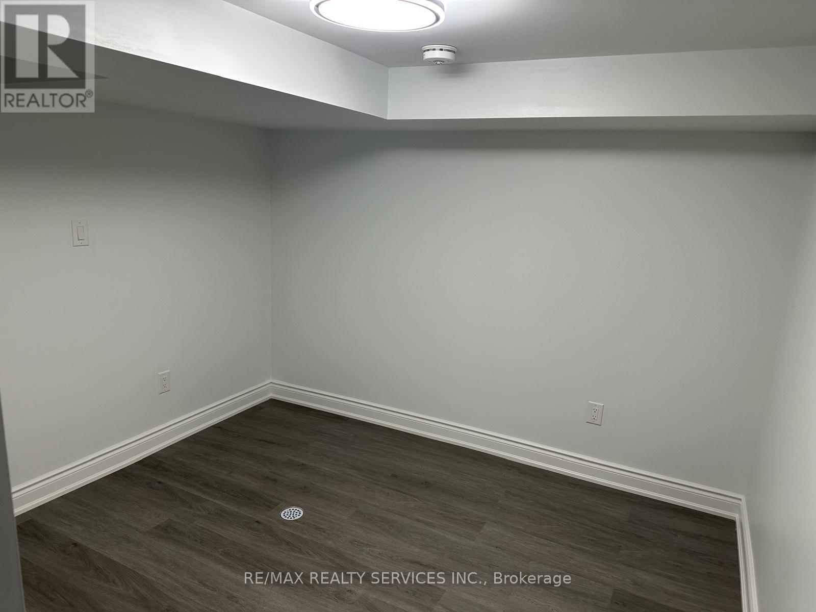 Unit 1 - 6903 Cumberland Court, Niagara Falls, ON - Indoor Photo Showing Other Room