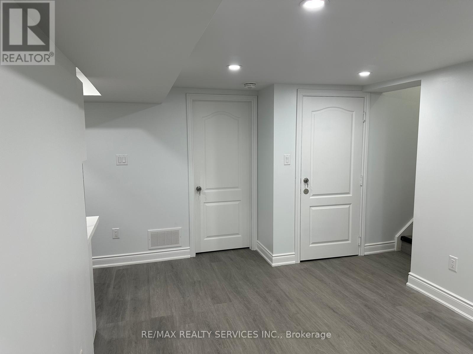 Unit 1 - 6903 Cumberland Court, Niagara Falls, ON - Indoor Photo Showing Other Room