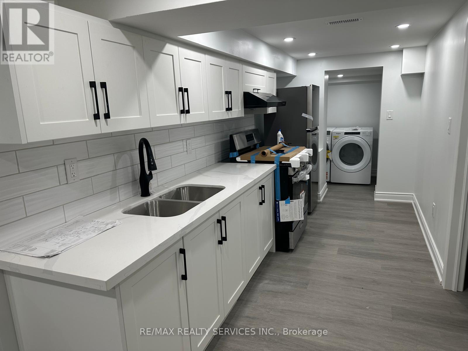 Unit 1 - 6903 Cumberland Court, Niagara Falls, ON - Indoor