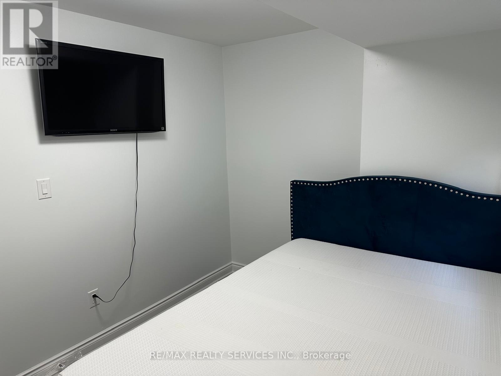 Unit 1 - 6903 Cumberland Court, Niagara Falls, ON - Indoor