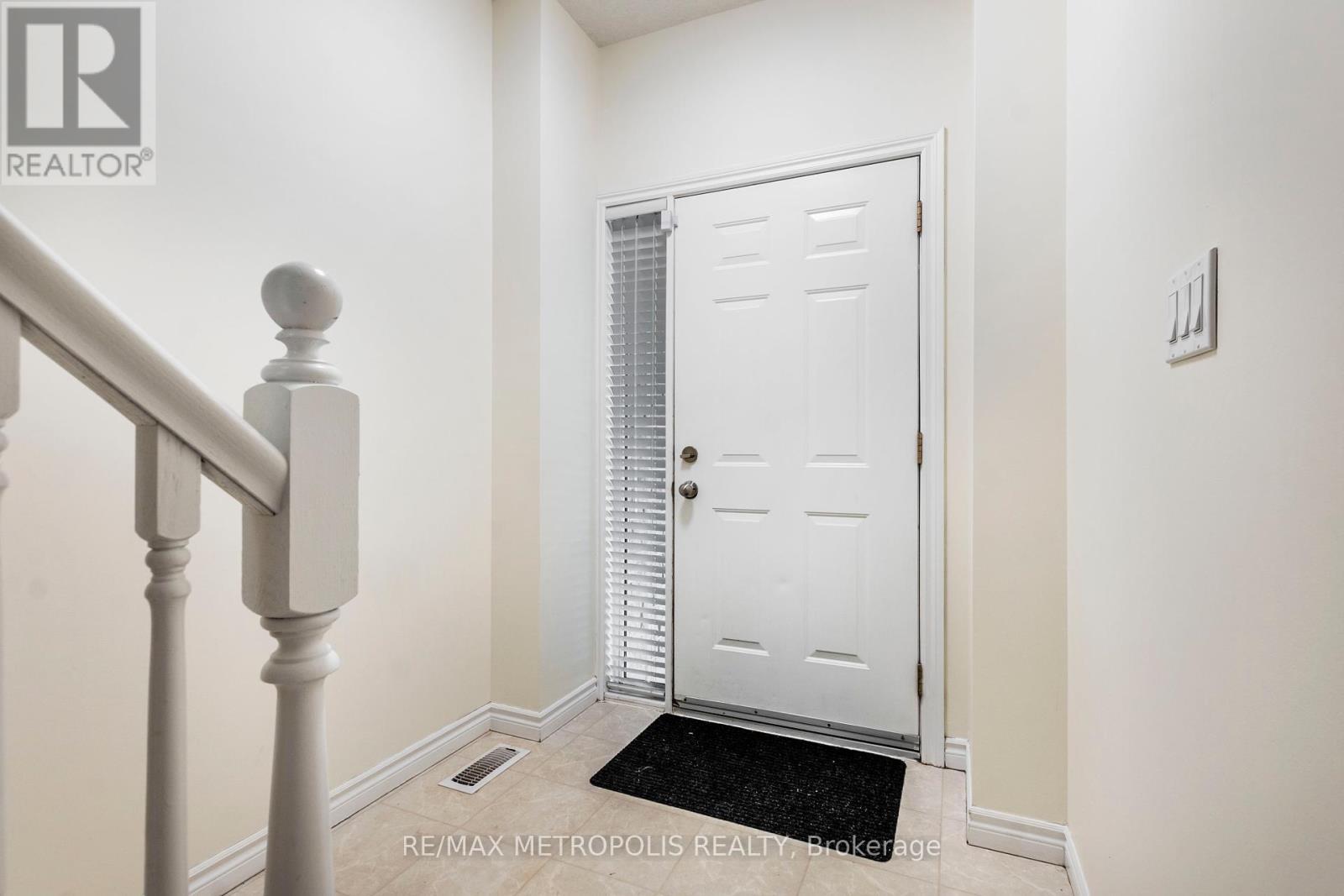 C16 - 619 Wild Ginger Avenue, Waterloo, ON - Indoor Photo Showing Other Room