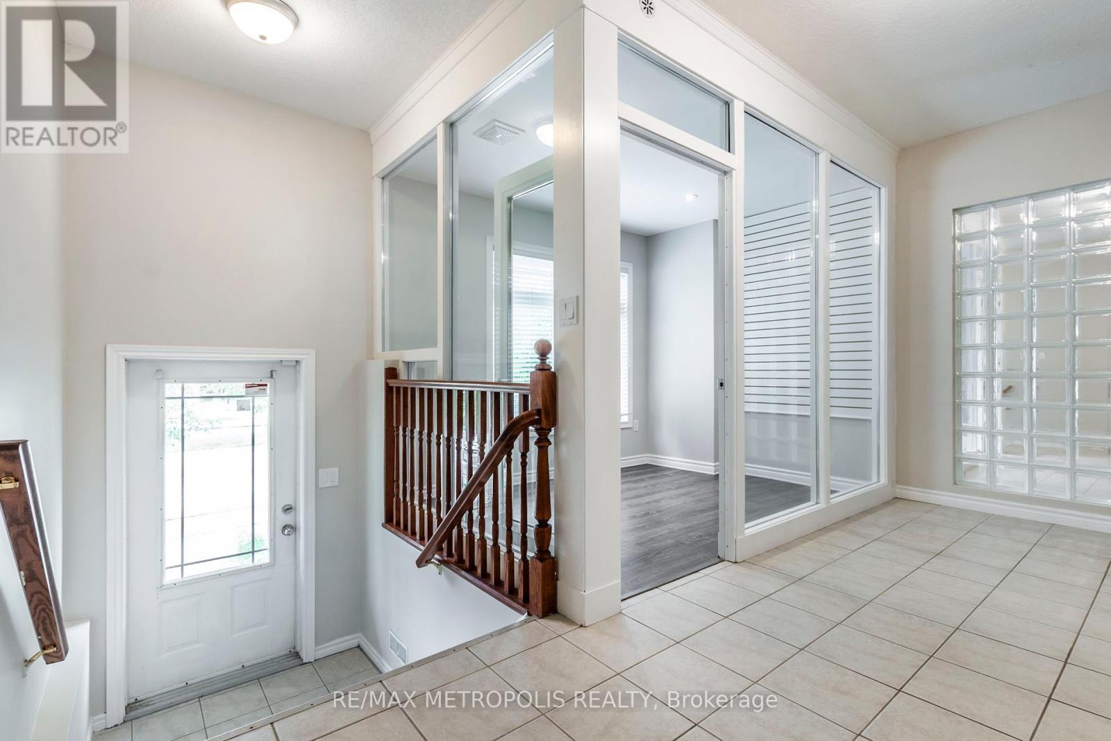 C16 - 619 Wild Ginger Avenue, Waterloo, ON - Indoor Photo Showing Other Room