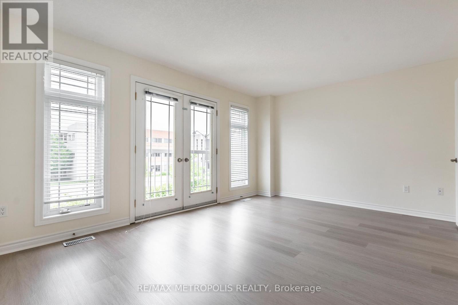 C16 - 619 Wild Ginger Avenue, Waterloo, ON - Indoor Photo Showing Other Room