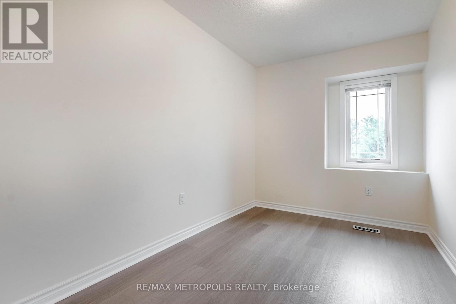 C16 - 619 Wild Ginger Avenue, Waterloo, ON - Indoor Photo Showing Other Room