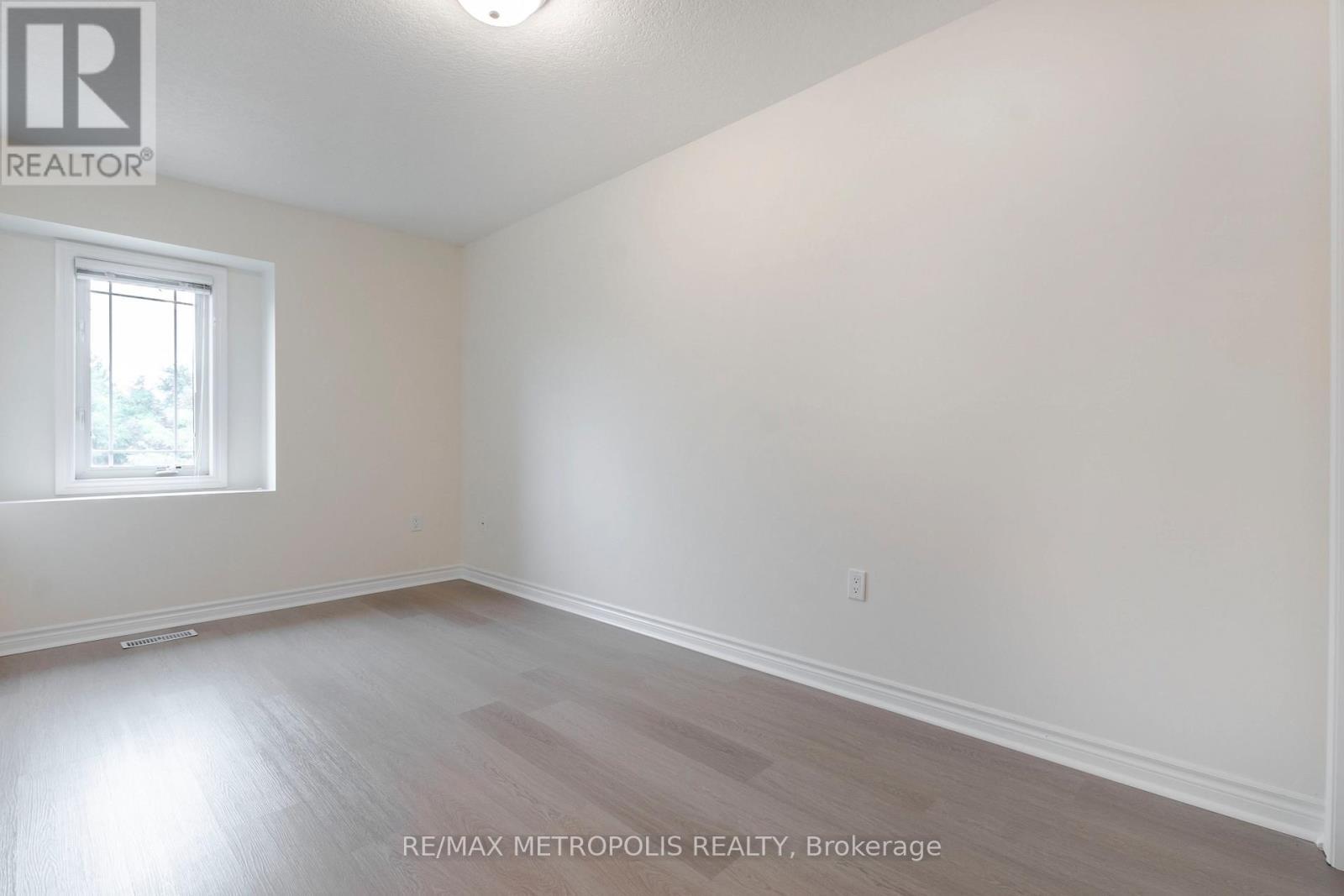 C16 - 619 Wild Ginger Avenue, Waterloo, ON - Indoor Photo Showing Other Room