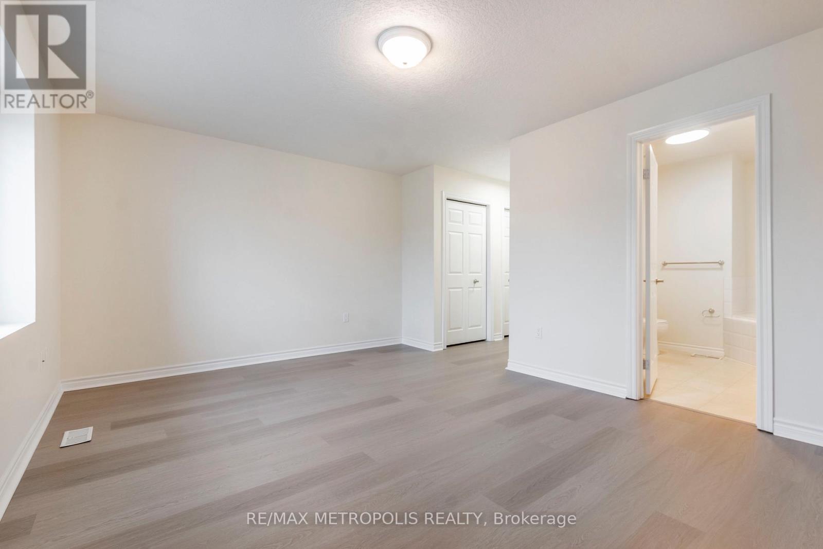 C16 - 619 Wild Ginger Avenue, Waterloo, ON - Indoor Photo Showing Other Room