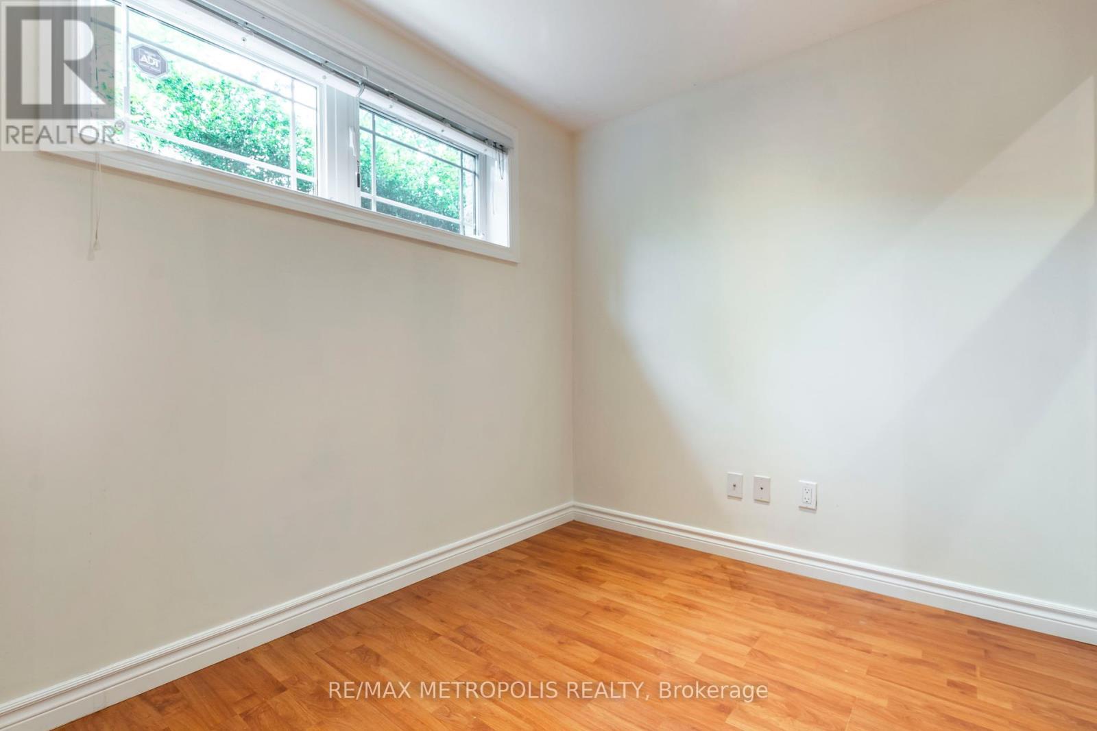 C16 - 619 Wild Ginger Avenue, Waterloo, ON - Indoor Photo Showing Other Room