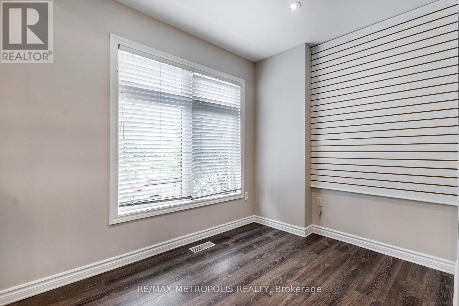 C16 - 619 Wild Ginger Avenue, Waterloo, ON - Indoor Photo Showing Other Room