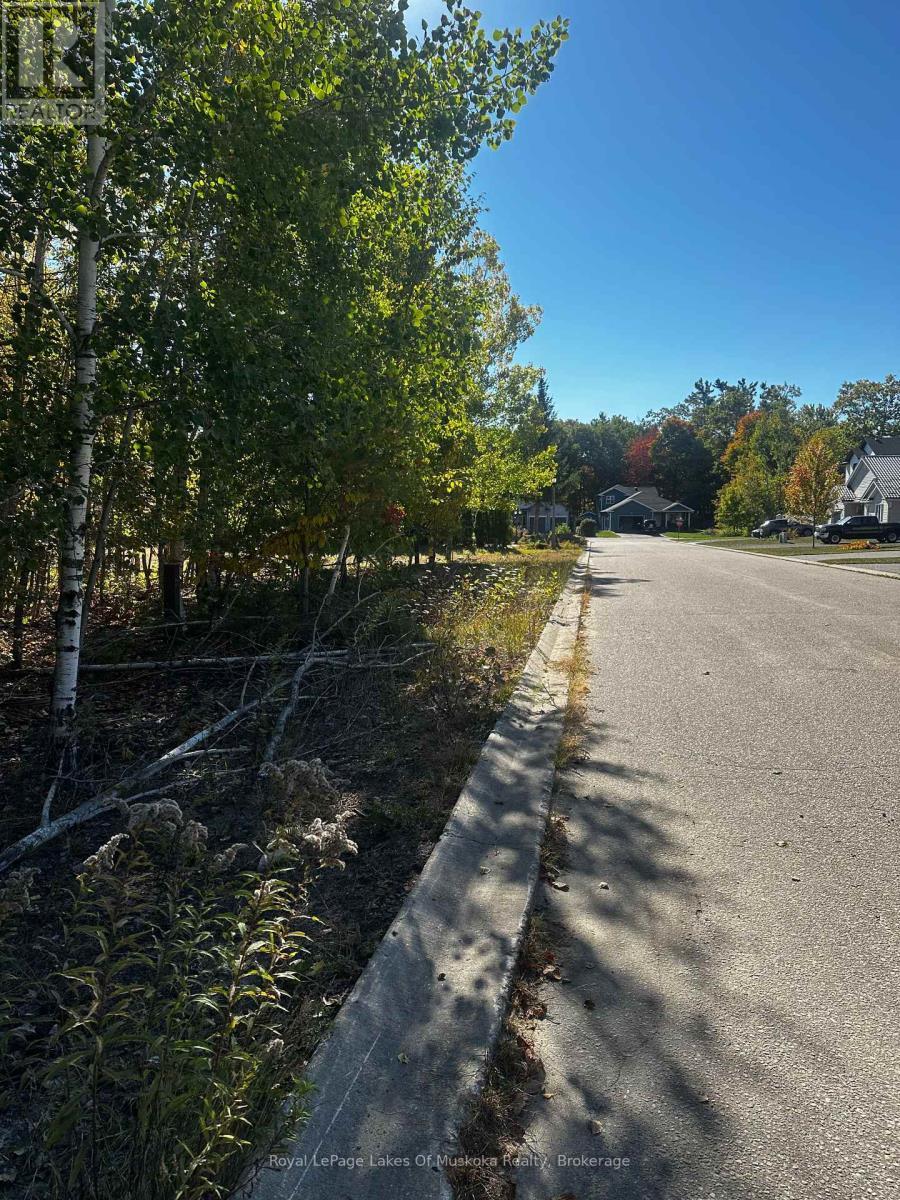 23 Freeland Drive, Gravenhurst (Muskoka (S)), ON