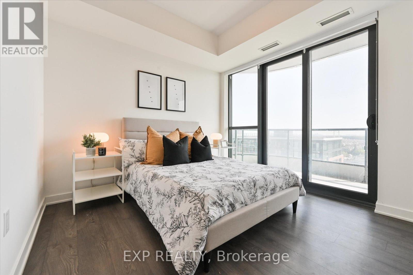 1006 - 120 Eagle Rock Way, Vaughan, ON - Indoor Photo Showing Bedroom