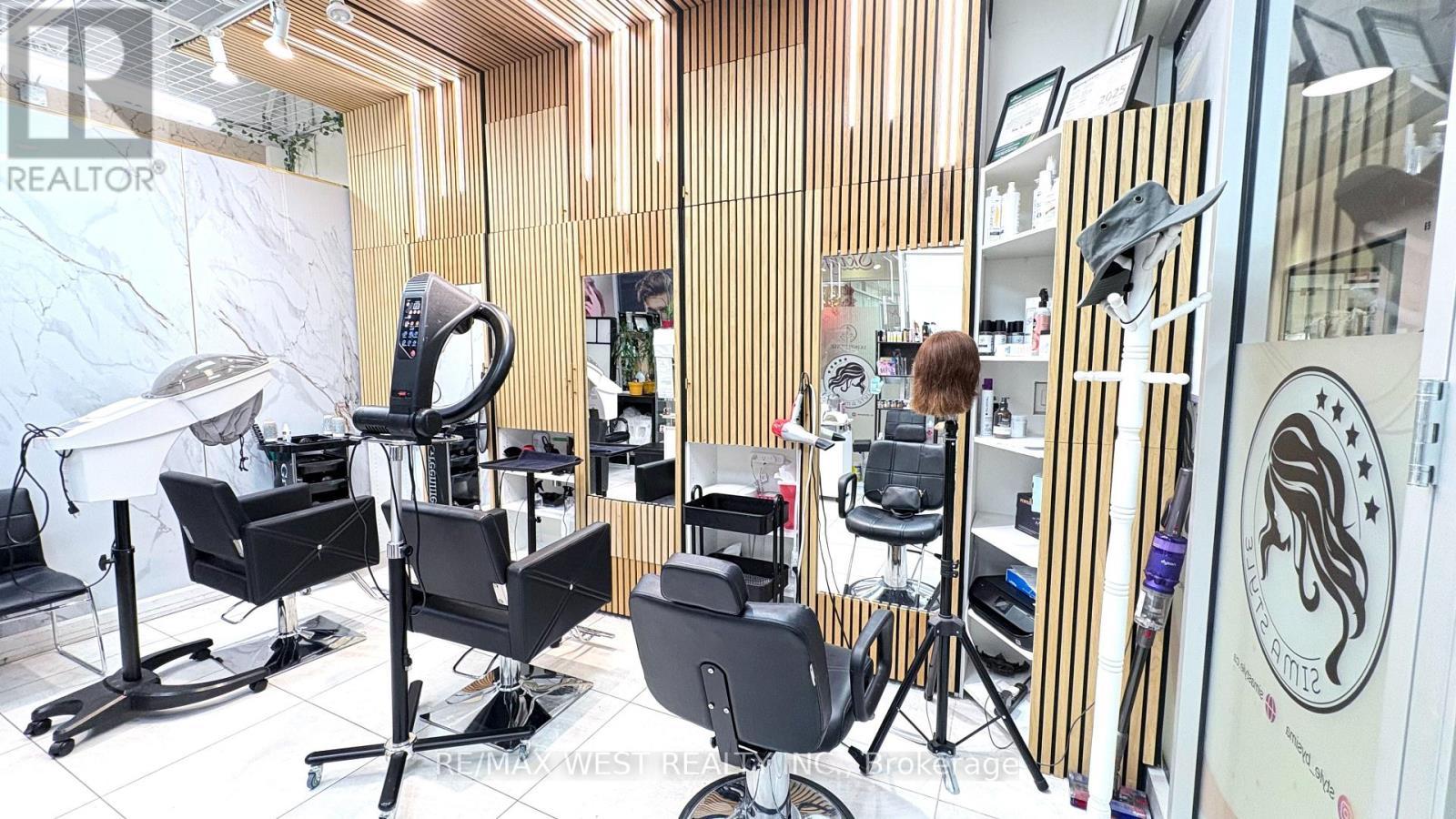 104 - 7181 Yonge Street, Markham, ON