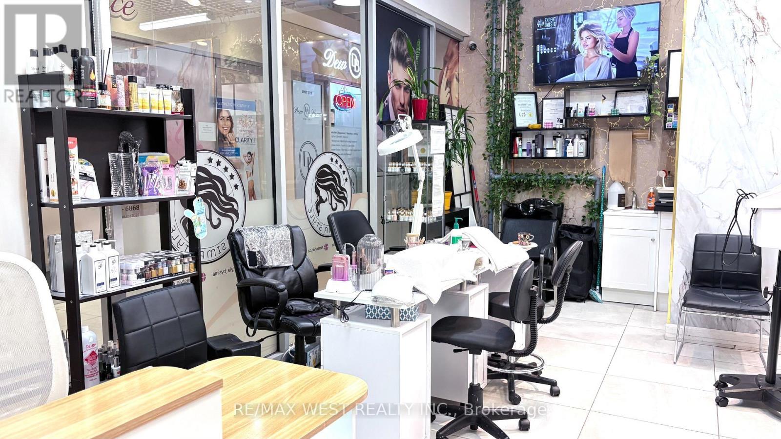 104 - 7181 Yonge Street, Markham, ON