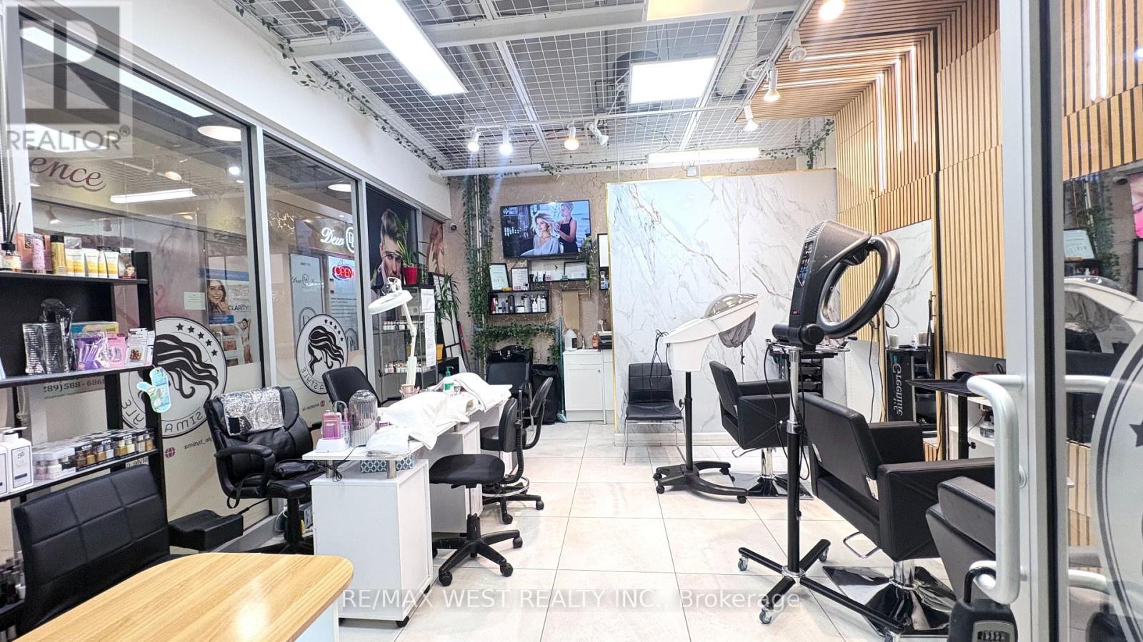 104 - 7181 Yonge Street, Markham, ON