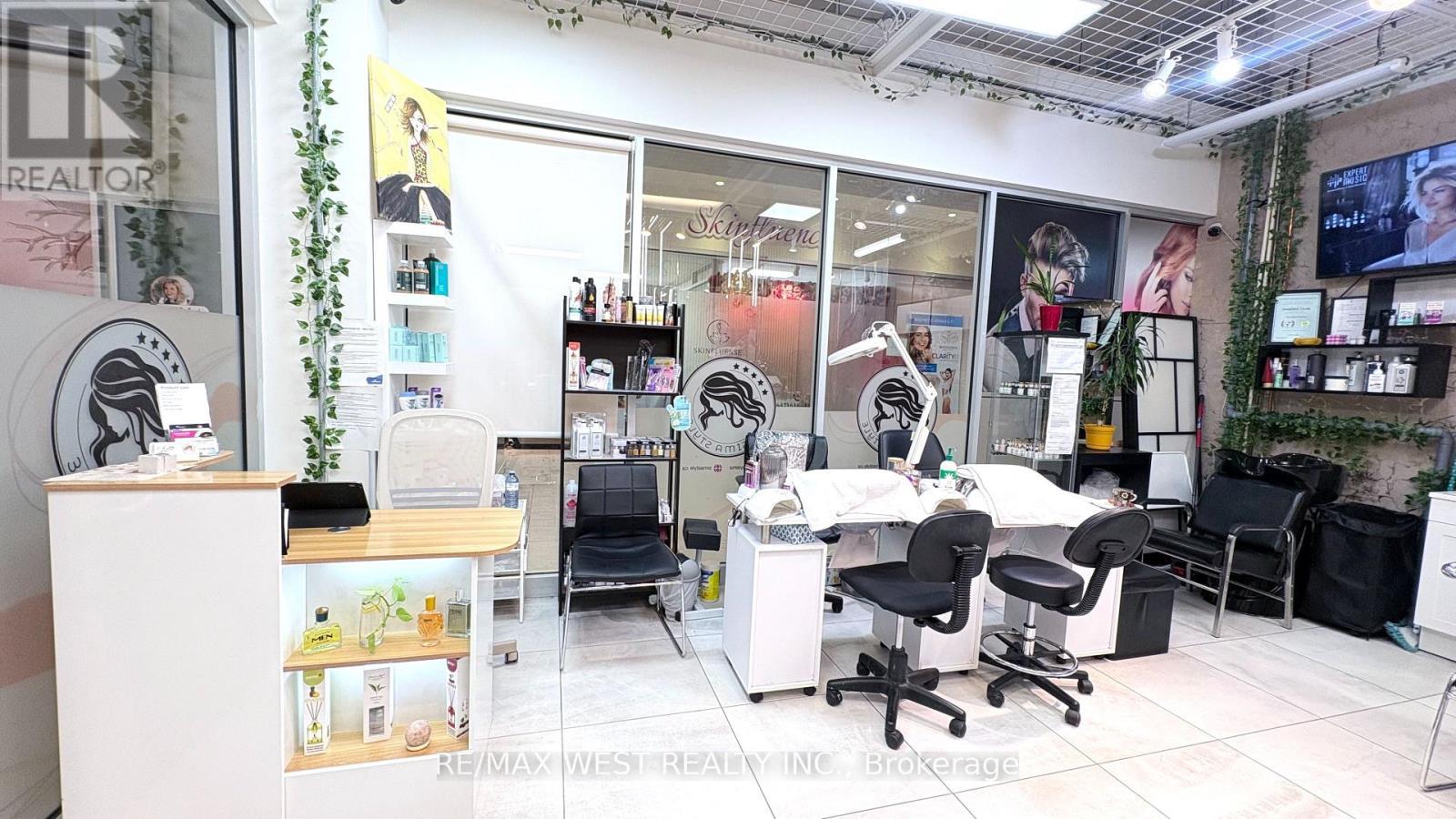 104 - 7181 Yonge Street, Markham, ON