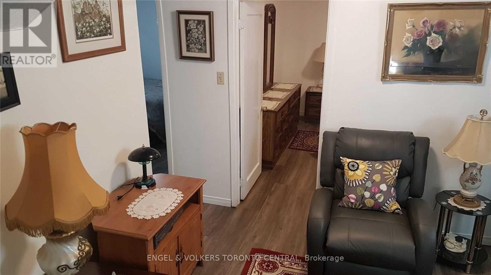 Bsmt - 9 Shademaster Court, Toronto, ON - Indoor Photo Showing Other Room