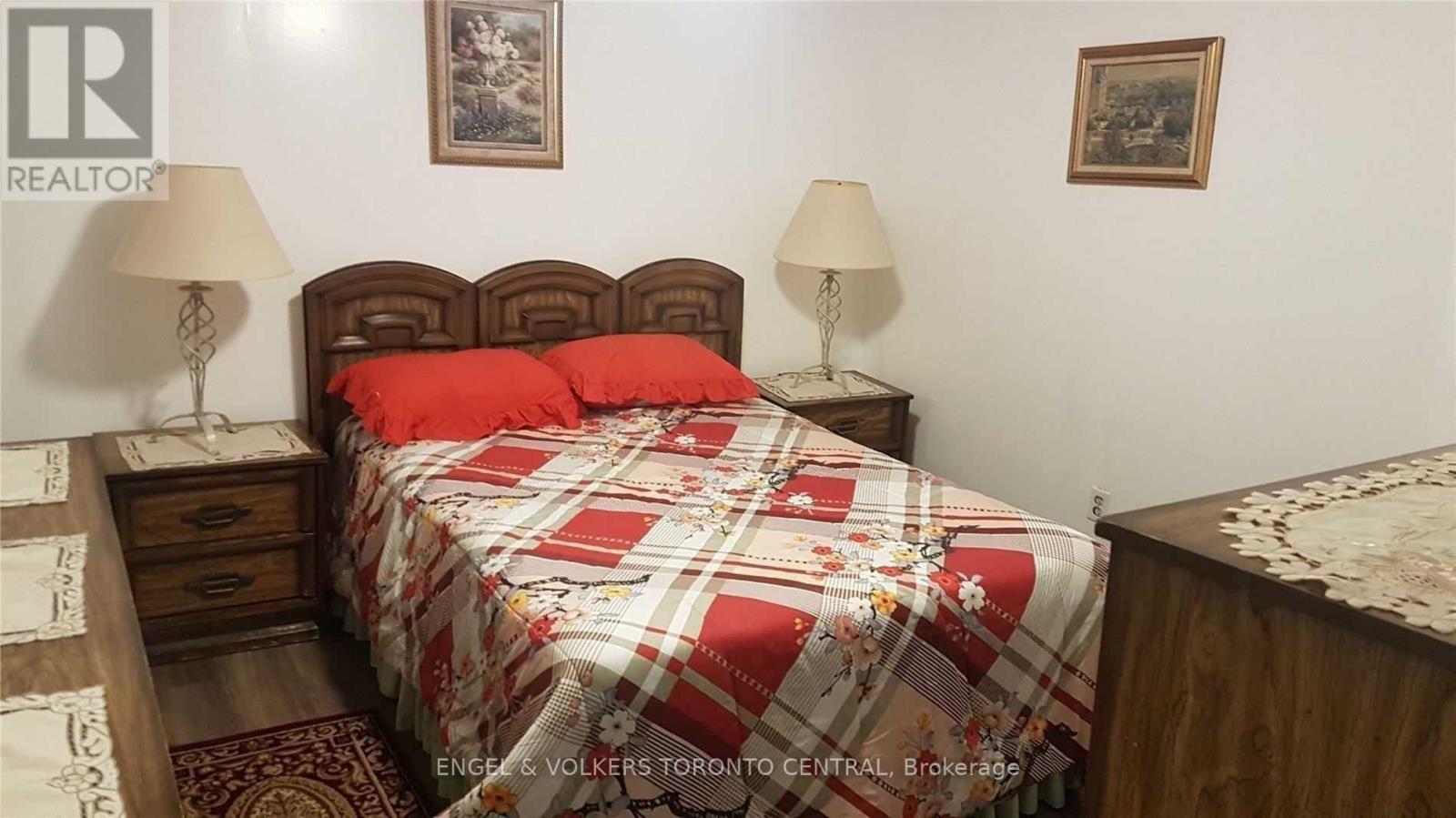 Bsmt - 9 Shademaster Court, Toronto, ON - Indoor Photo Showing Bedroom