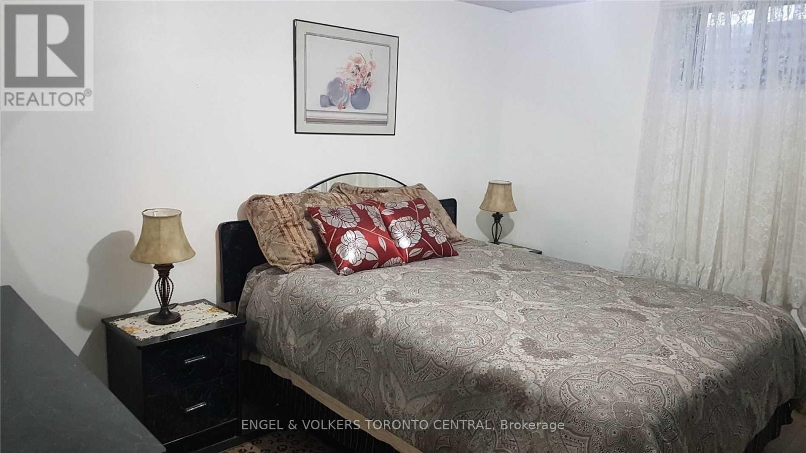 Bsmt - 9 Shademaster Court, Toronto, ON - Indoor Photo Showing Bedroom