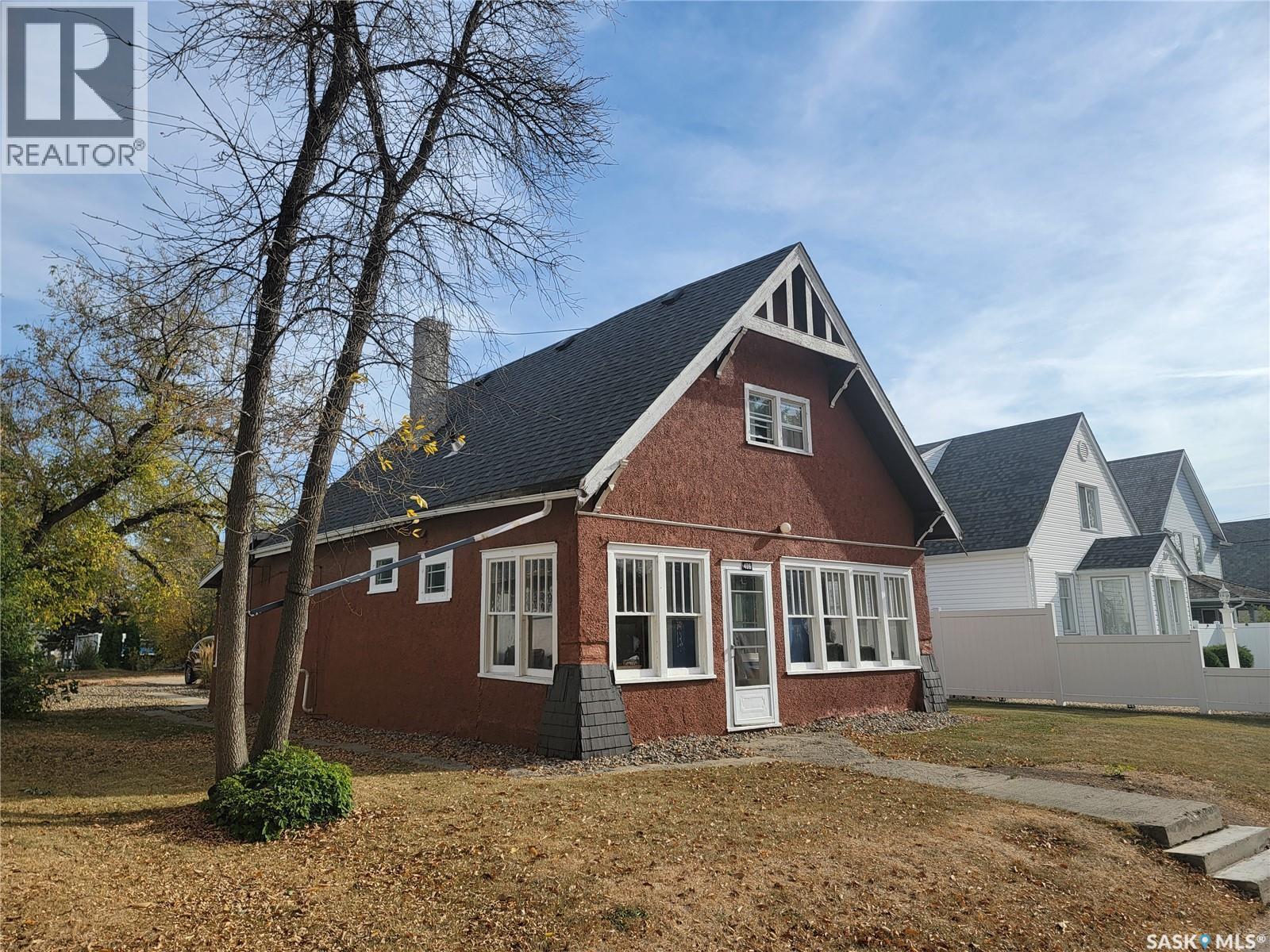 406 1St Street E, Wilkie, SK - Outdoor