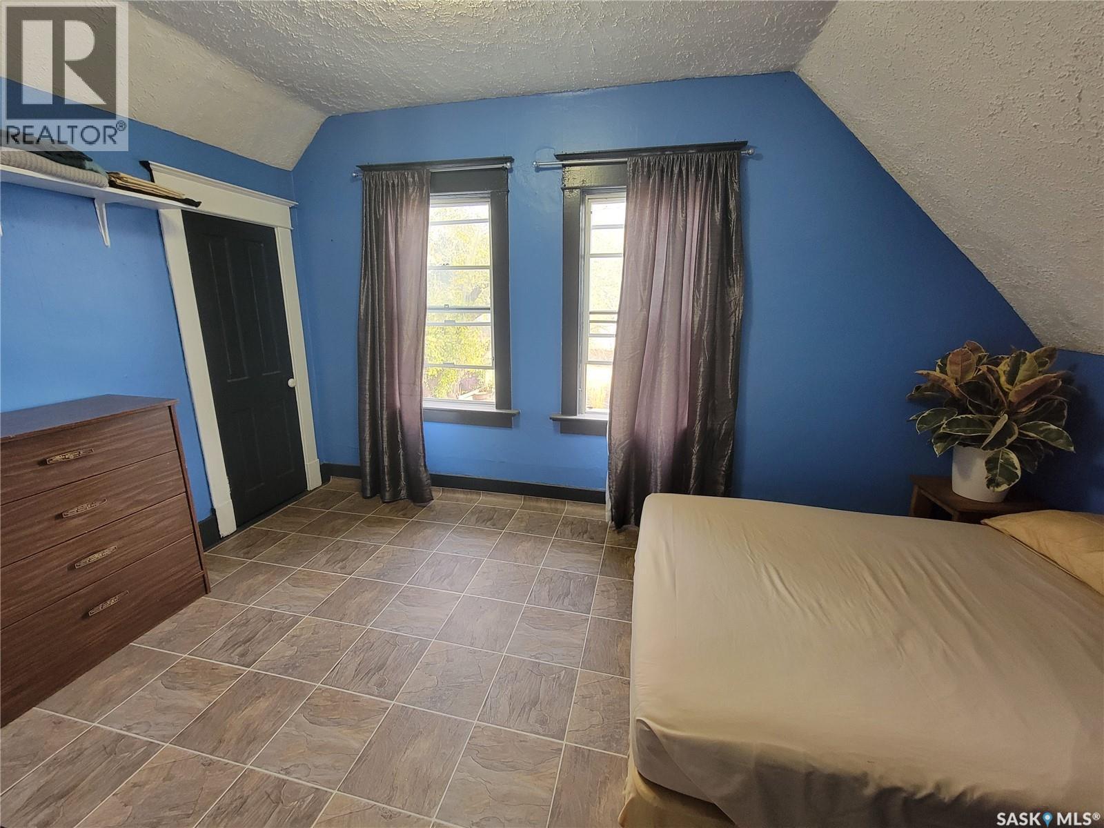 406 1St Street E, Wilkie, SK - Indoor Photo Showing Bedroom