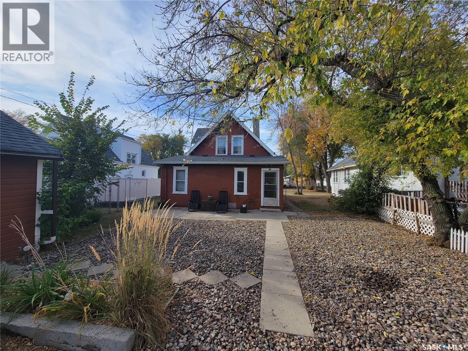 406 1St Street E, Wilkie, SK - Outdoor