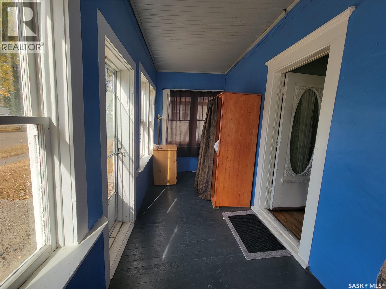 406 1St Street E, Wilkie, SK - With Exterior