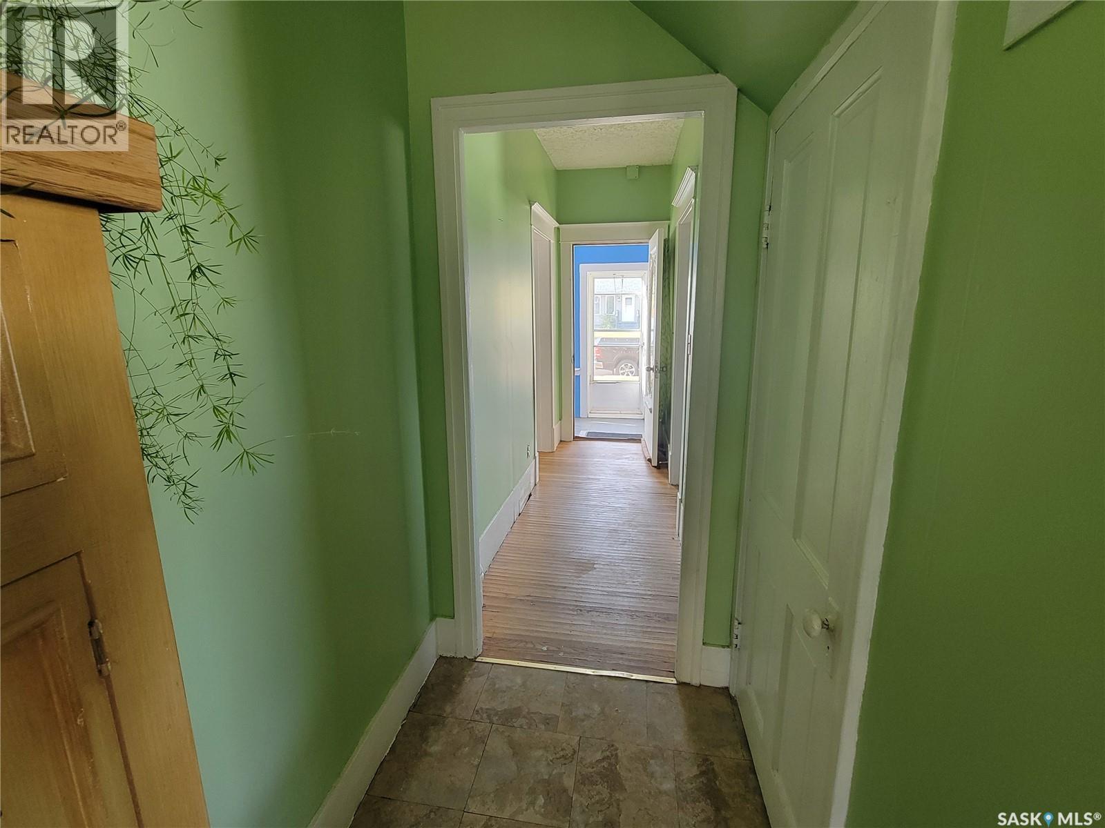 406 1St Street E, Wilkie, SK - Indoor Photo Showing Other Room