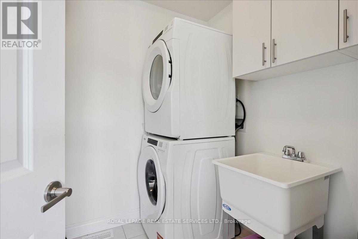 Laundry room / pantry - 2180 Postmaster Drive, Oakville, ON - Indoor Photo Showing Laundry Room