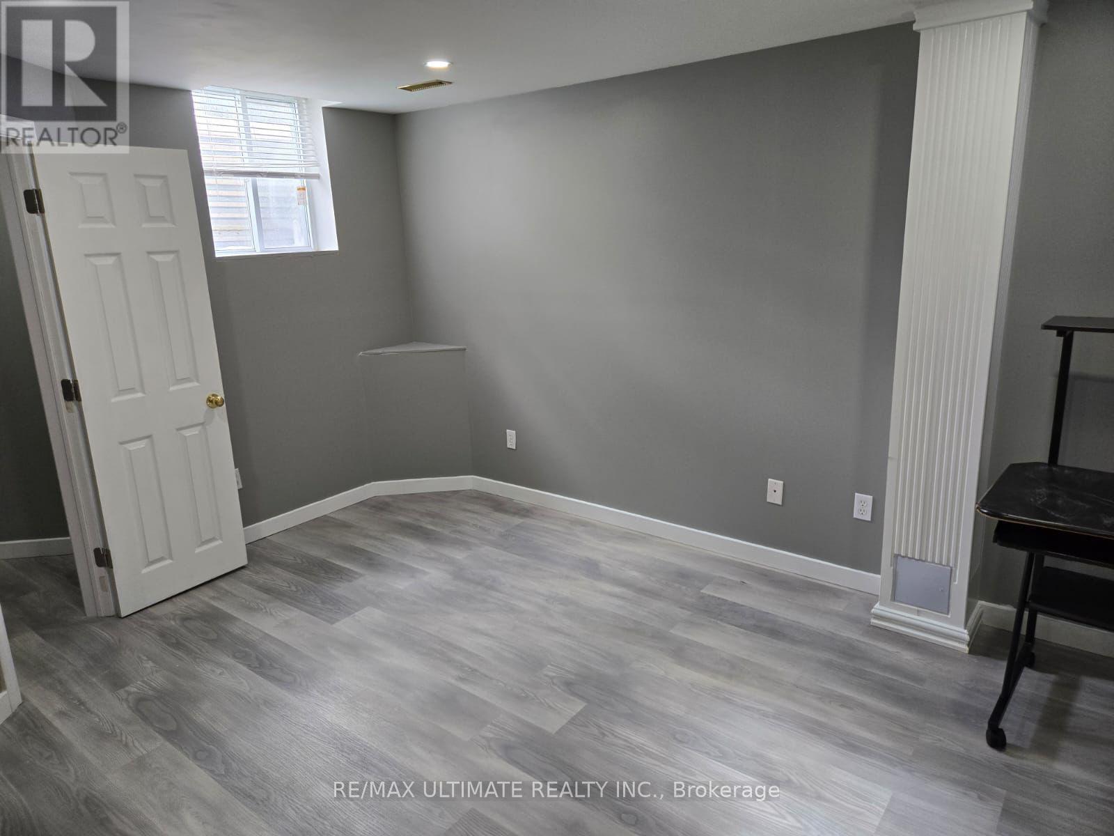 5 Hearthstone Crescent, Clarington, ON - Indoor Photo Showing Other Room