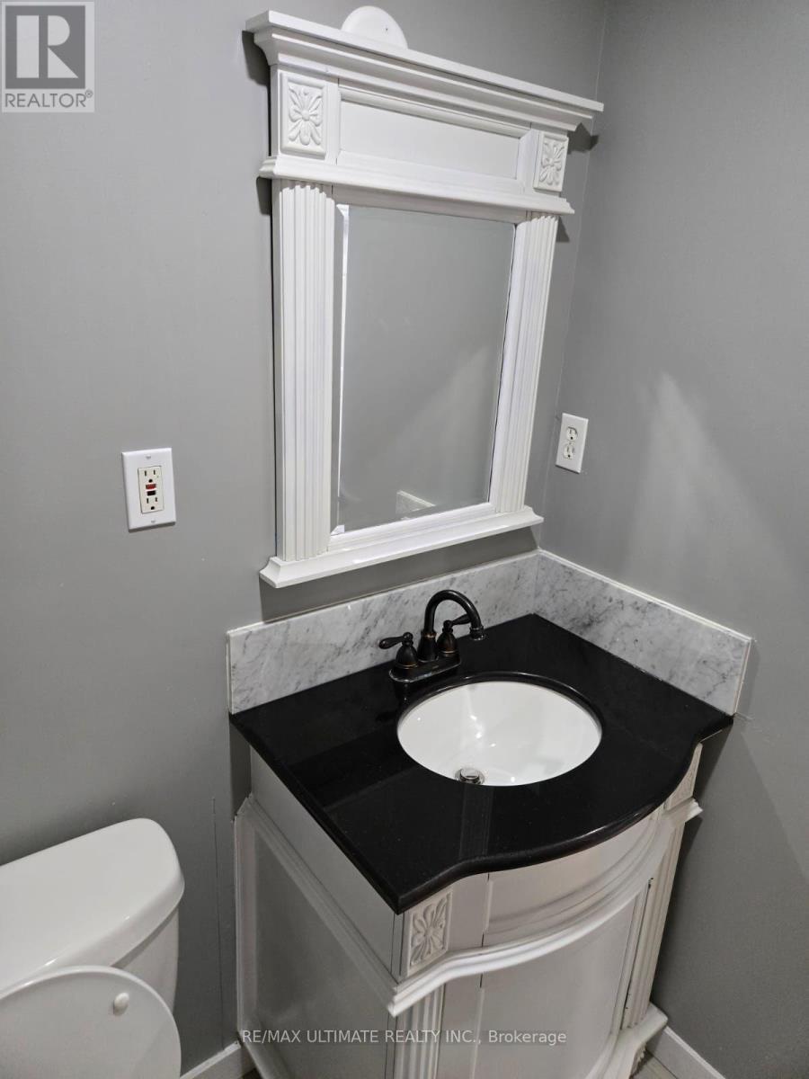 5 Hearthstone Crescent, Clarington, ON - Indoor Photo Showing Bathroom