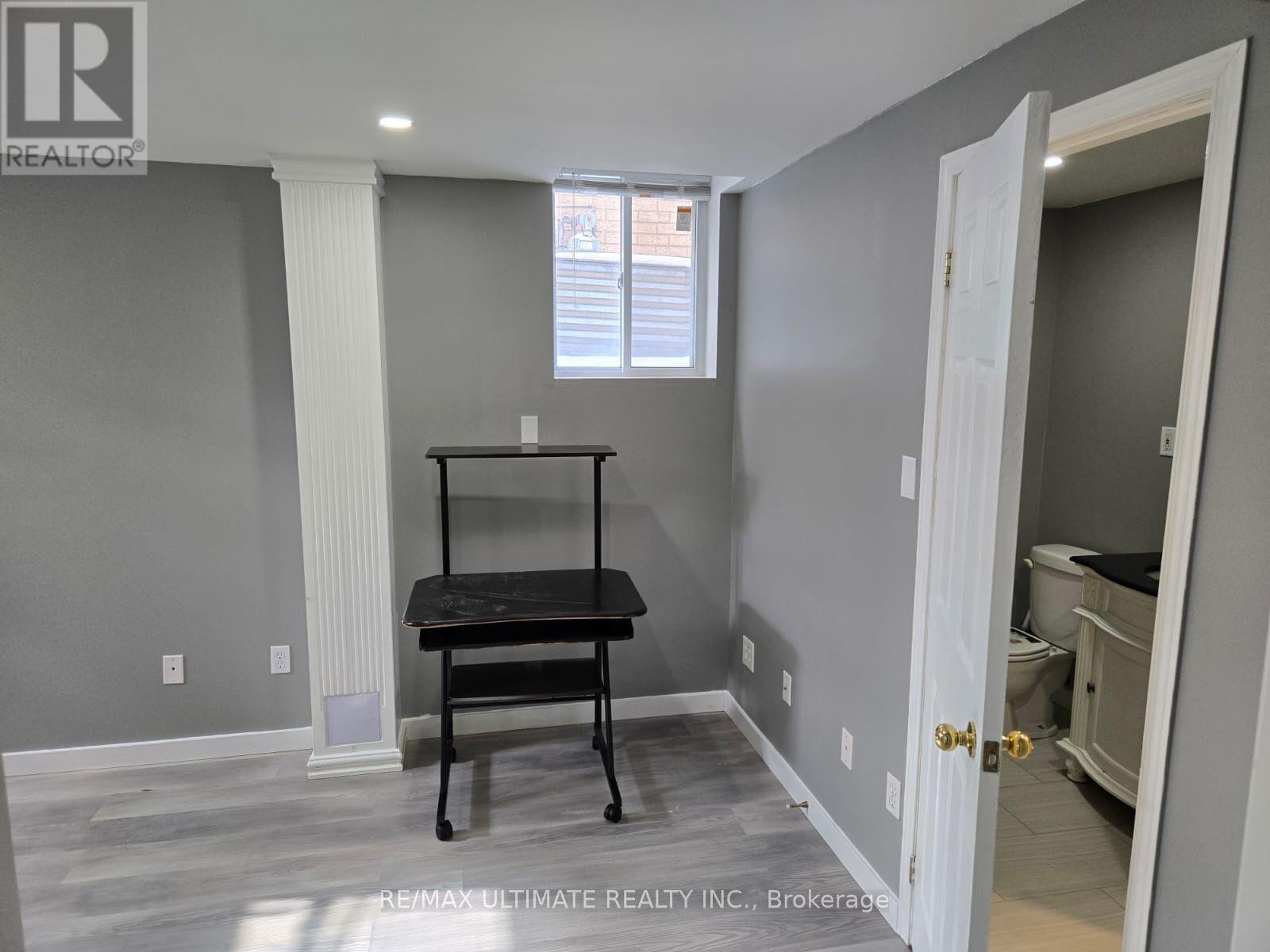 5 Hearthstone Crescent, Clarington, ON - Indoor Photo Showing Other Room