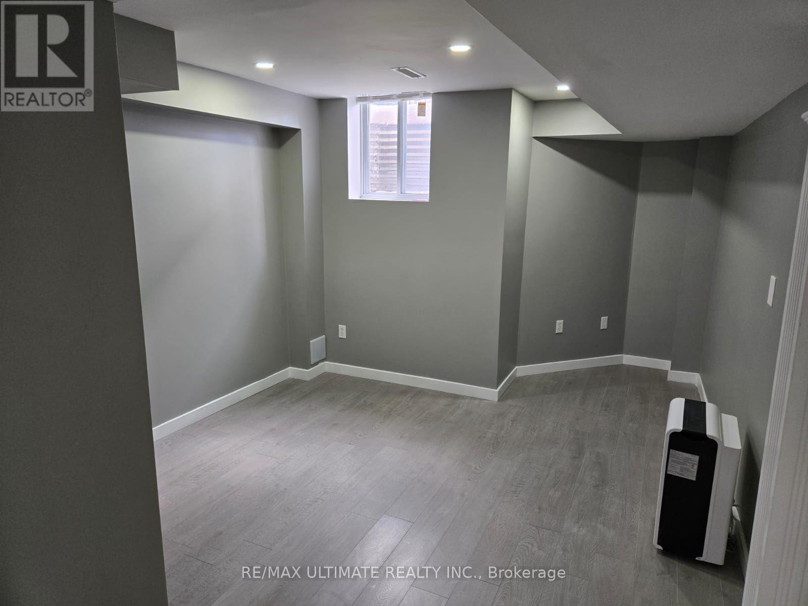 5 Hearthstone Crescent, Clarington, ON - Indoor Photo Showing Other Room