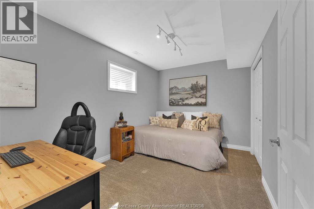 262 Columbus Drive, Lakeshore, ON - Indoor Photo Showing Bedroom