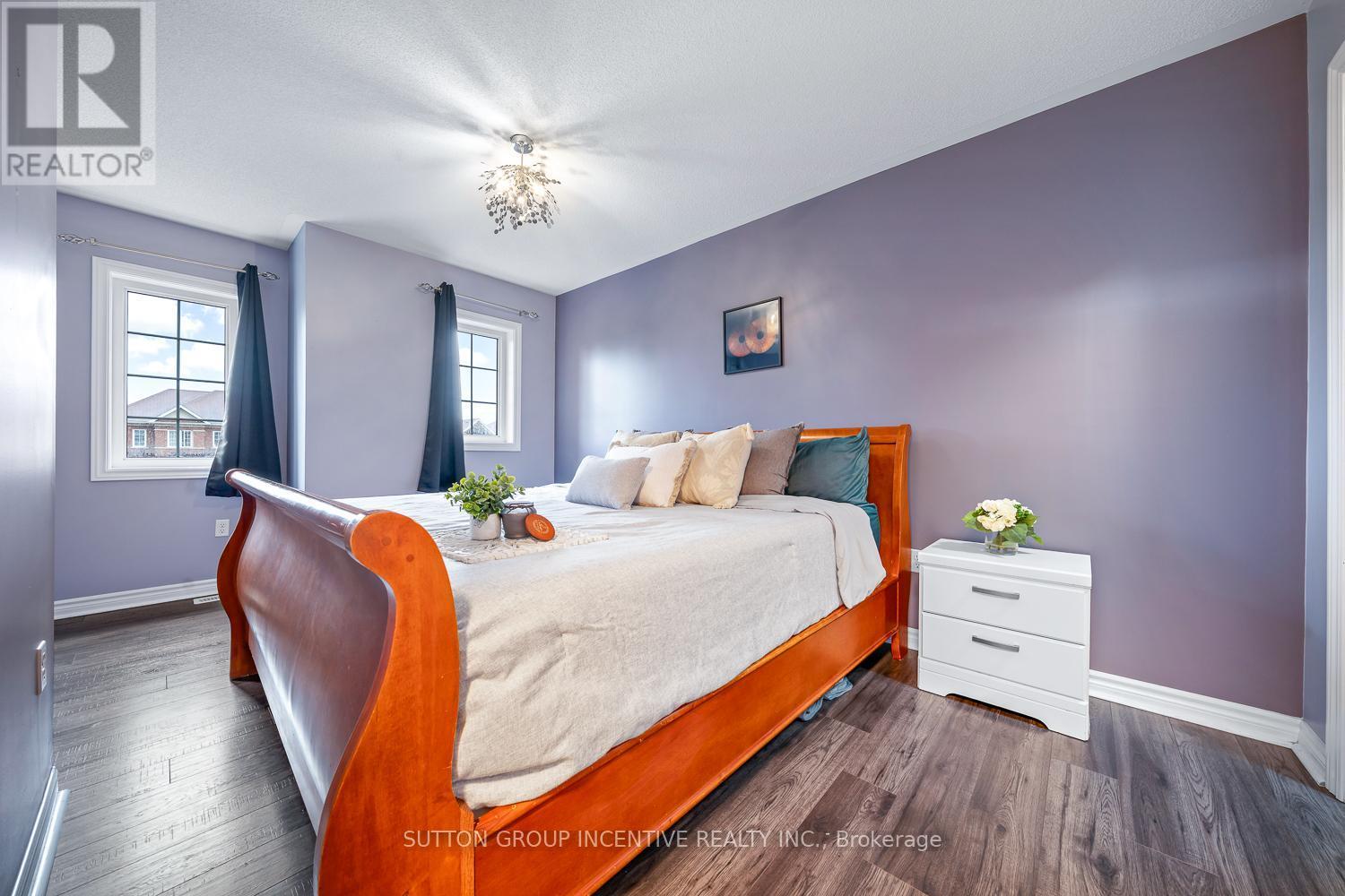 105 Collier Crescent, Essa, ON - Indoor Photo Showing Bedroom