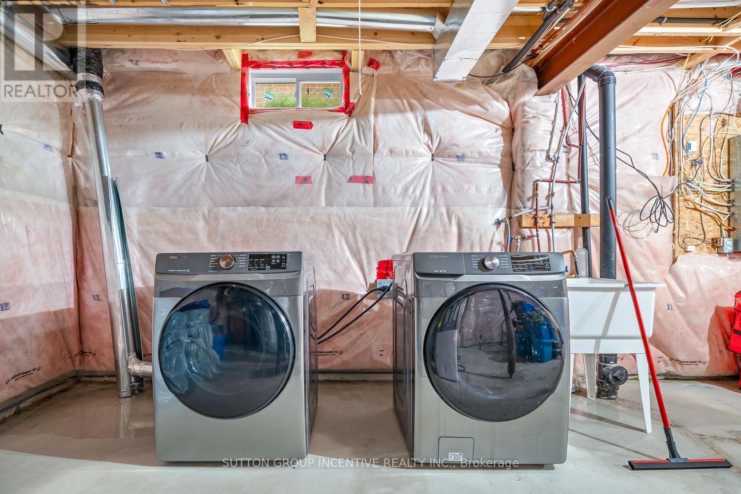 105 Collier Crescent, Essa, ON - Indoor Photo Showing Laundry Room