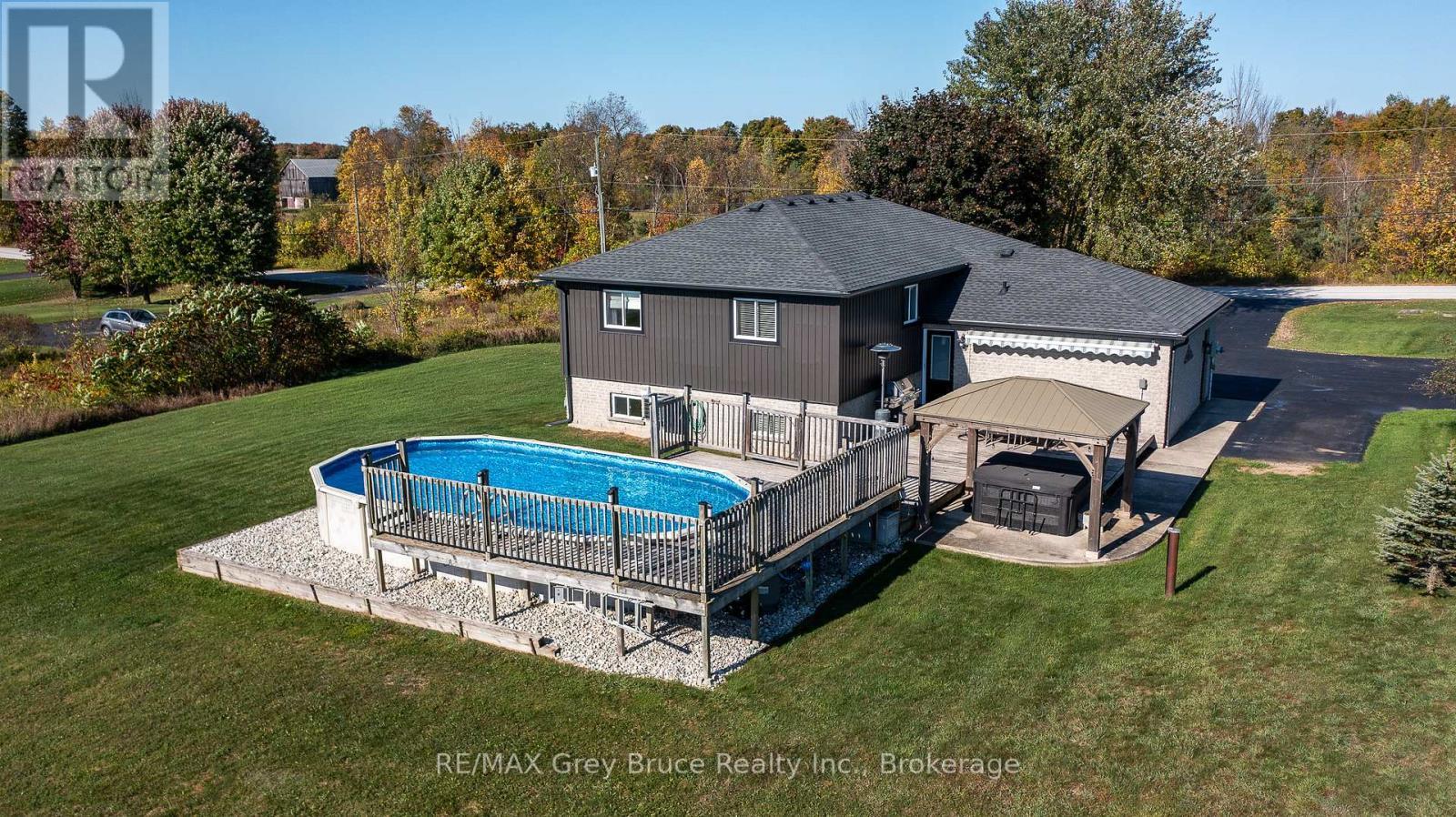200050 10 Side Road, Georgian Bluffs, ON - Outdoor With Above Ground Pool
