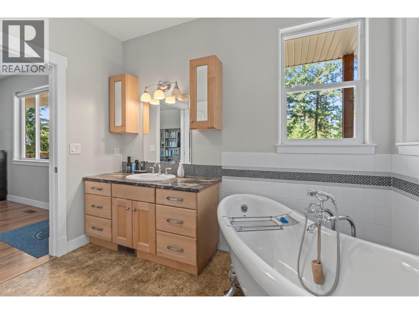 1951 Wolfgang Road, Armstrong, BC - Indoor Photo Showing Bathroom