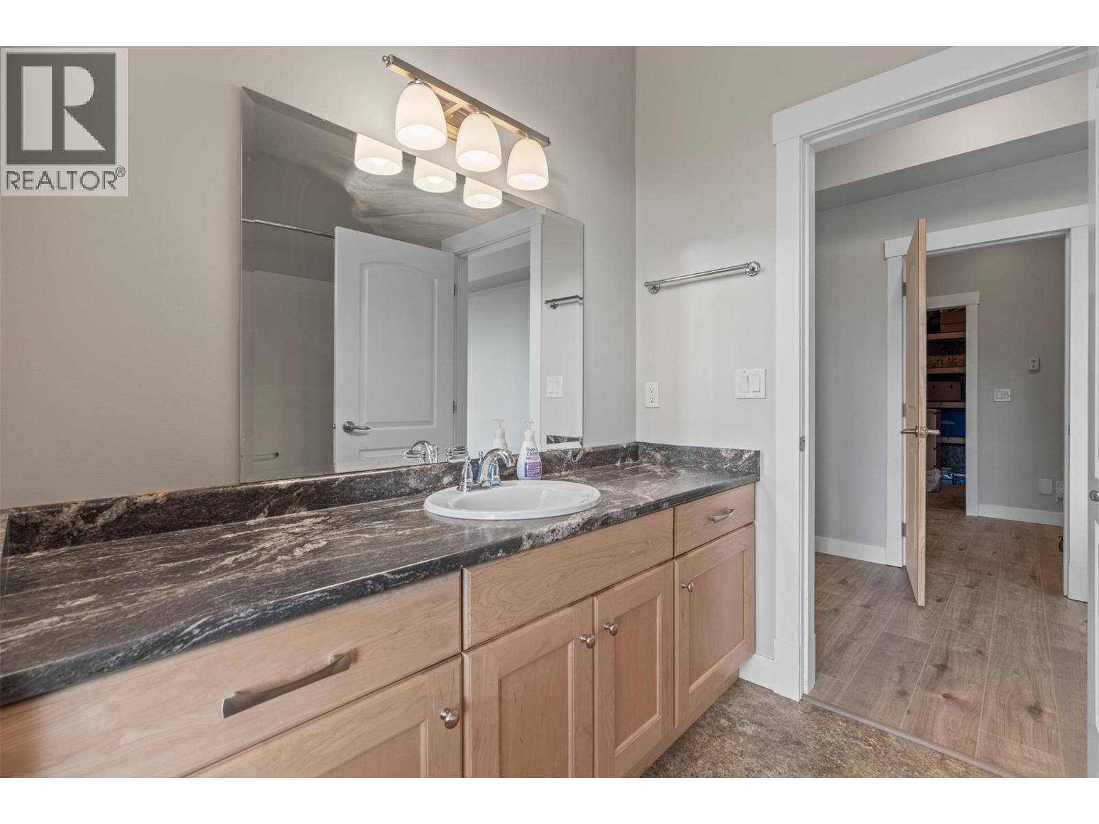 1951 Wolfgang Road, Armstrong, BC - Indoor Photo Showing Bathroom