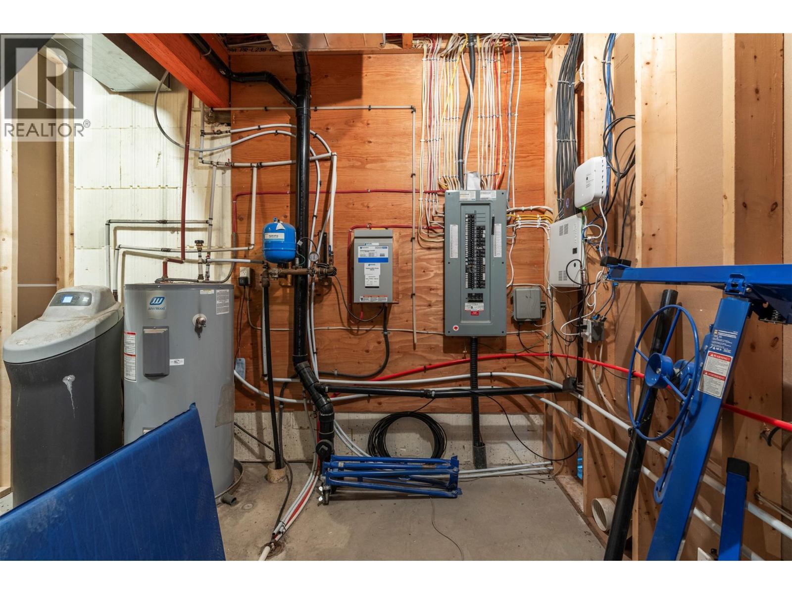 1951 Wolfgang Road, Armstrong, BC - Indoor Photo Showing Basement