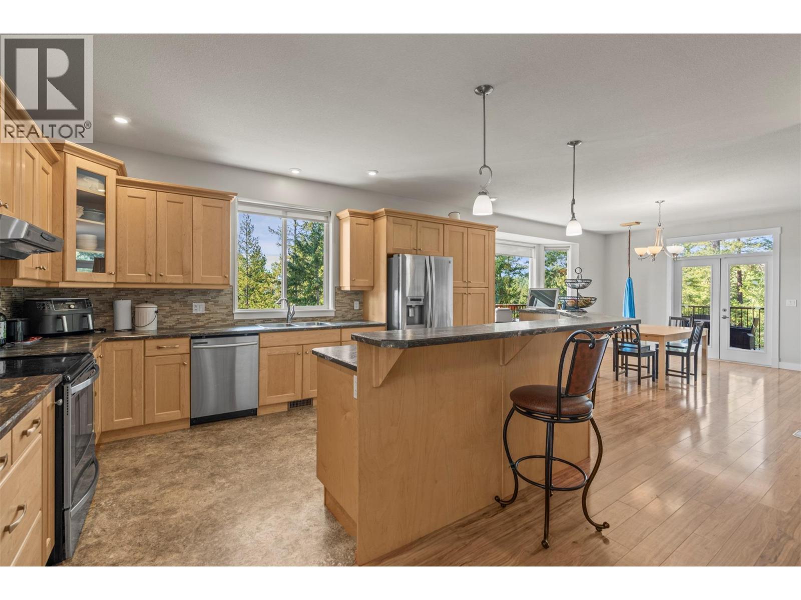 1951 Wolfgang Road, Armstrong, BC - Indoor Photo Showing Kitchen With Upgraded Kitchen