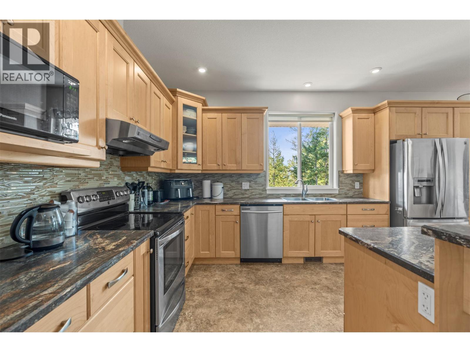 1951 Wolfgang Road, Armstrong, BC - Indoor Photo Showing Kitchen With Double Sink
