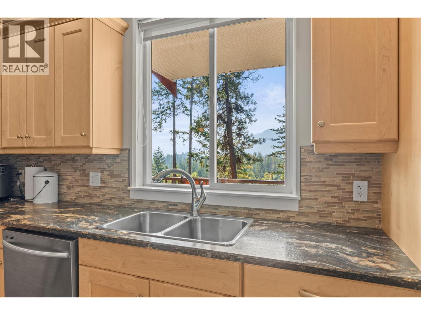 1951 Wolfgang Road, Armstrong, BC - Indoor Photo Showing Kitchen With Double Sink