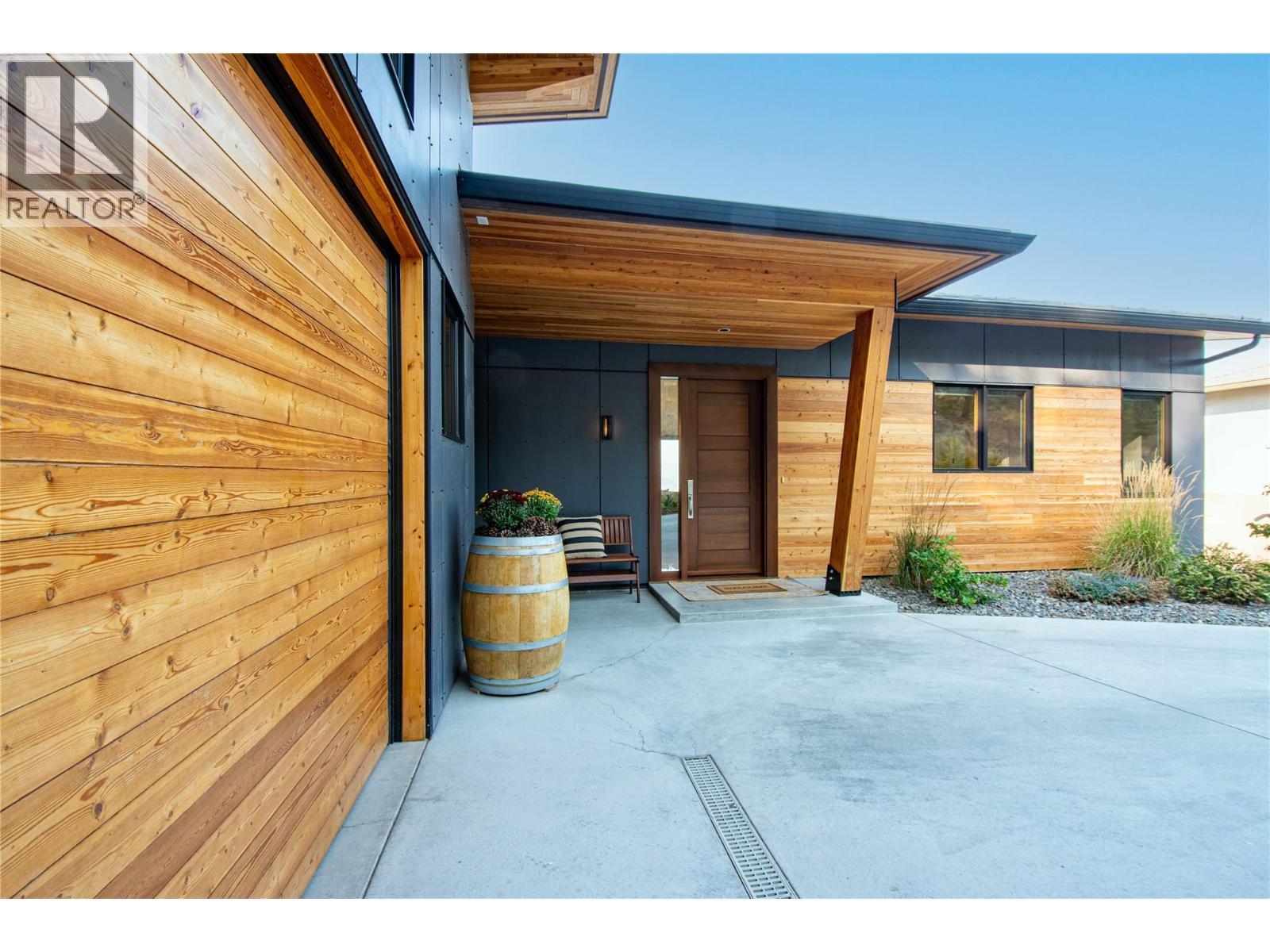 2750 Workman Place, Naramata, BC - Outdoor With Exterior