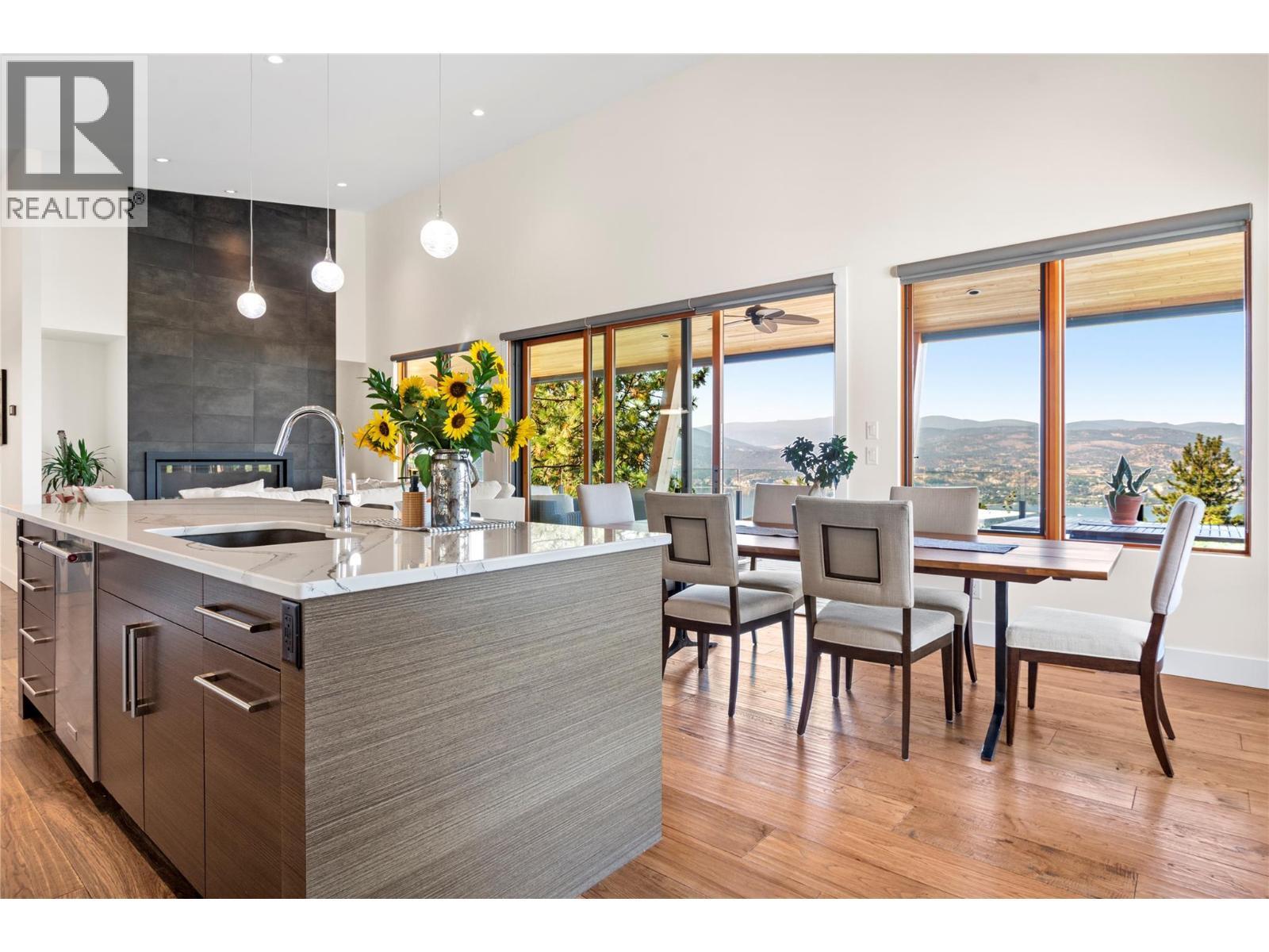 2750 Workman Place, Naramata, BC - Indoor Photo Showing Dining Room