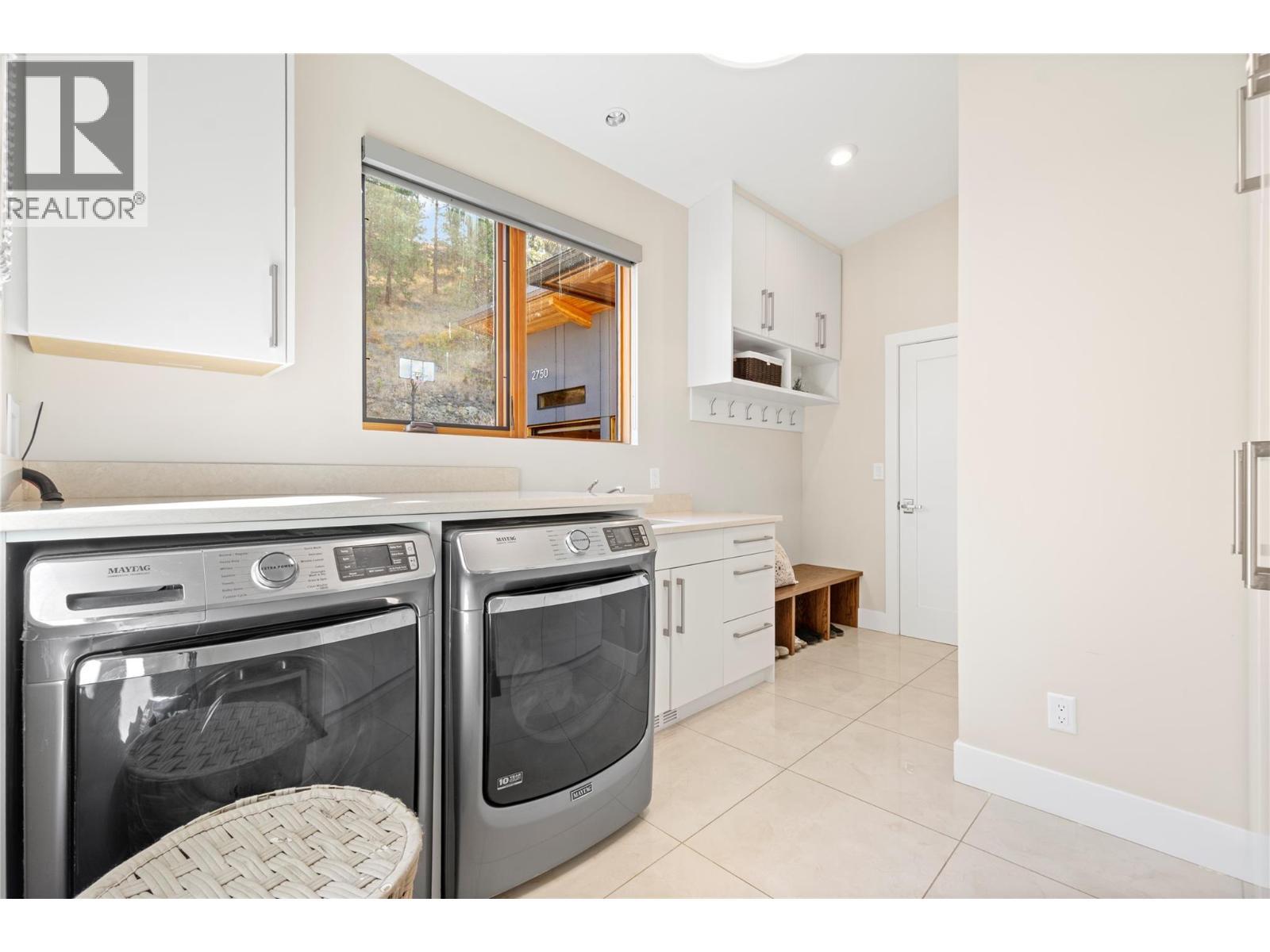2750 Workman Place, Naramata, BC - Indoor Photo Showing Laundry Room